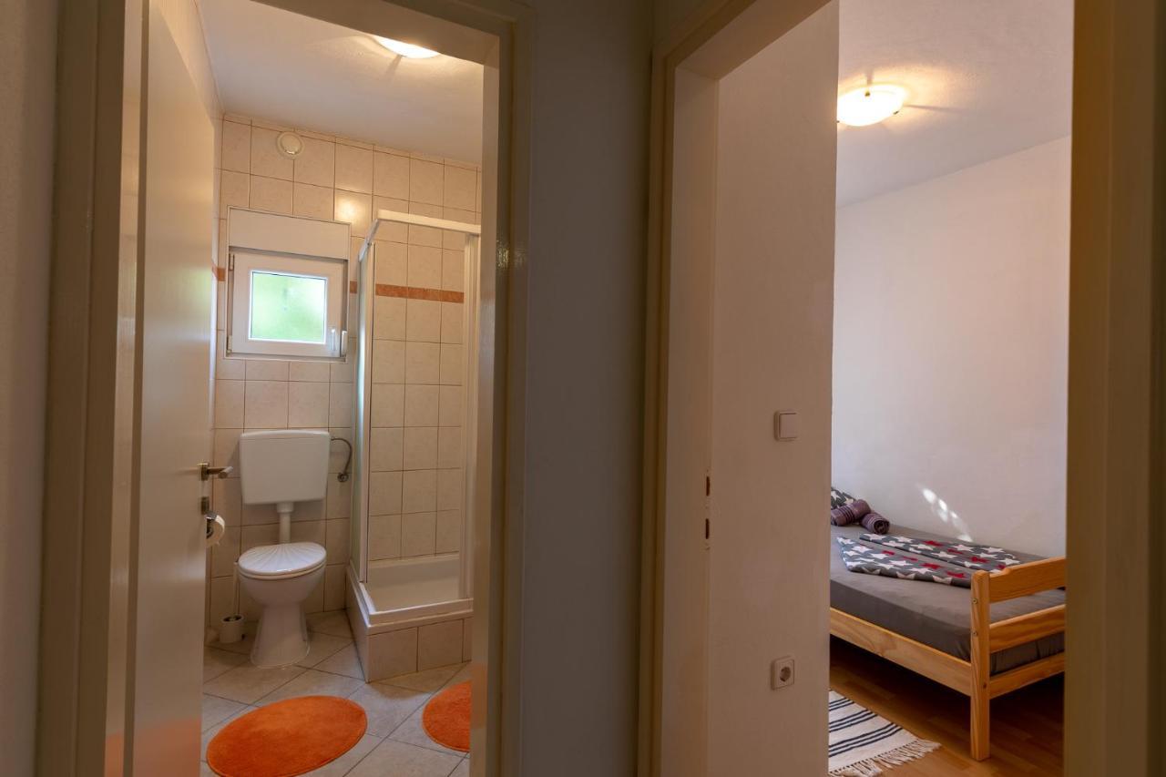 Apartman Kristo Vir Buitenkant foto