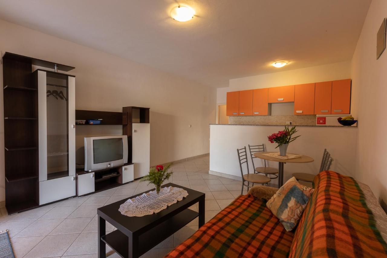 Apartman Kristo Vir Buitenkant foto