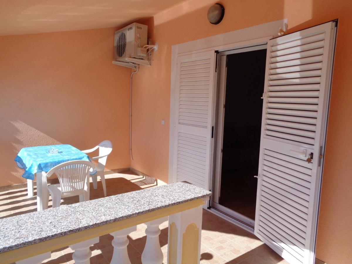 Apartman Kristo Vir Buitenkant foto